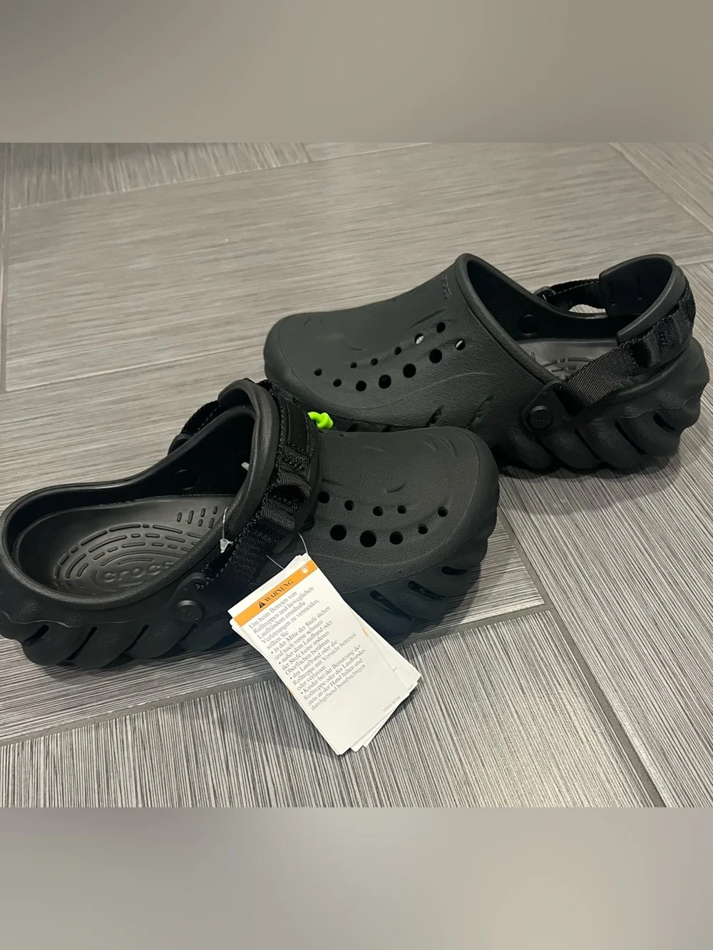 CROCS Men6/womens8 Black echo clog